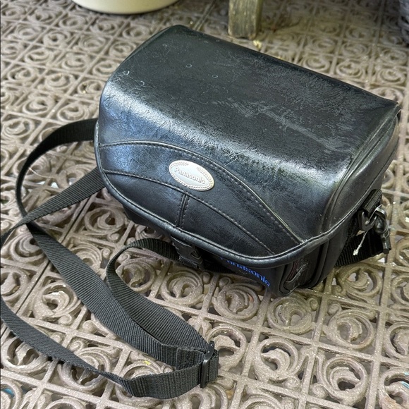 Panasonic Black Leather Camera bag - Picture 2 of 10